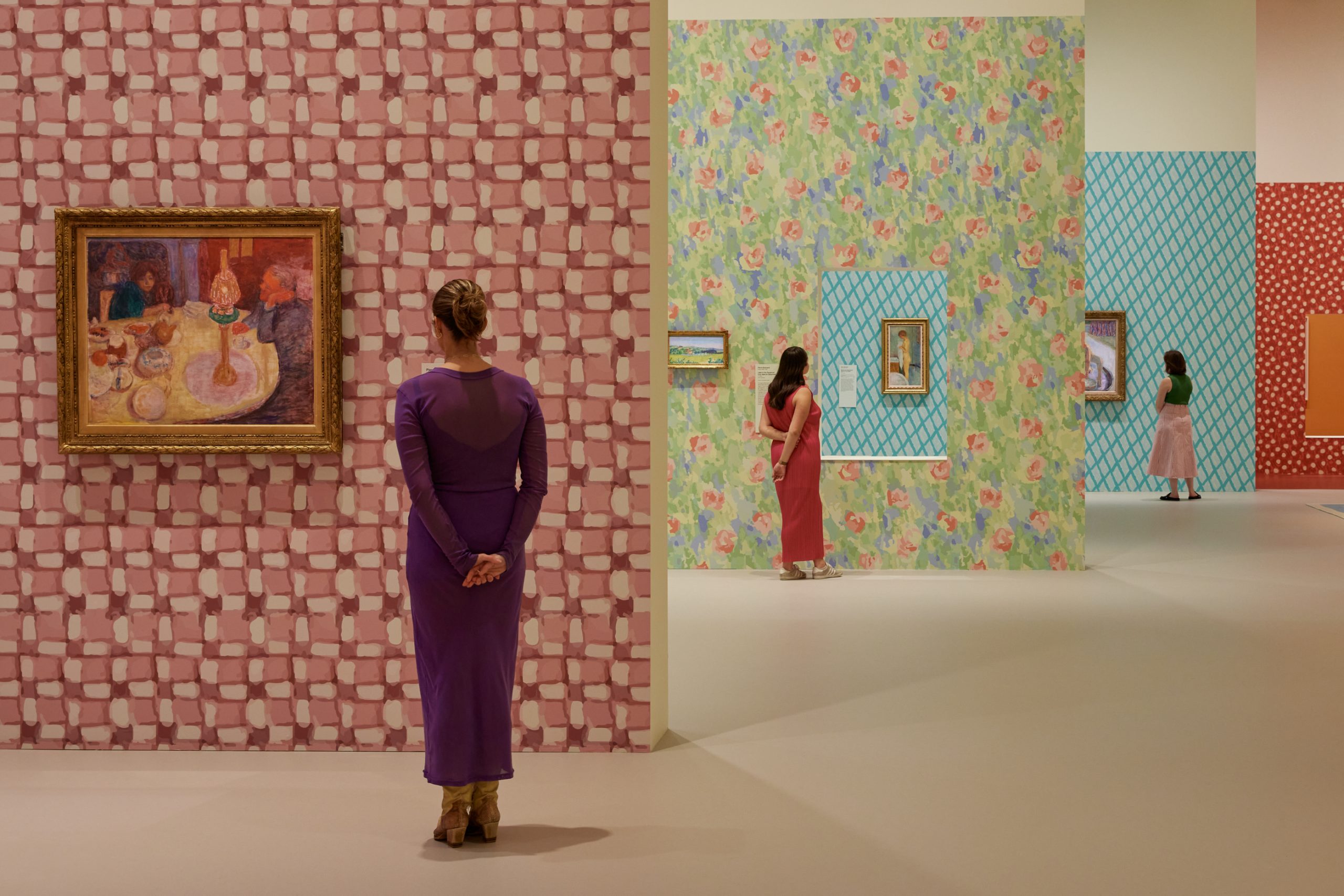 Mens museer trykker på smagsmagere for at løfte deres udstillinger, sætter Indien Mahdavis design til et nyt Pierre Bonnard-show standarden